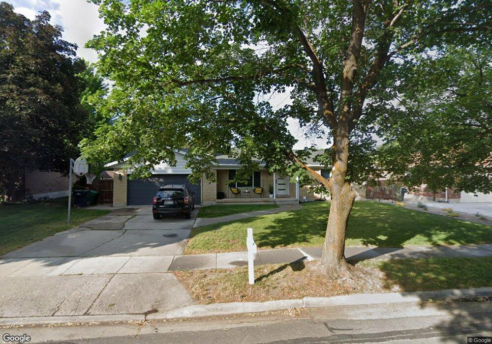 1568 E Coppercreek Rd, Sandy, UT 84093 - photo 1