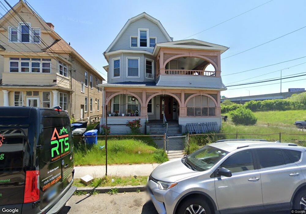 202 Hough Ave unit 3, Bridgeport, CT 06608 - photo 1