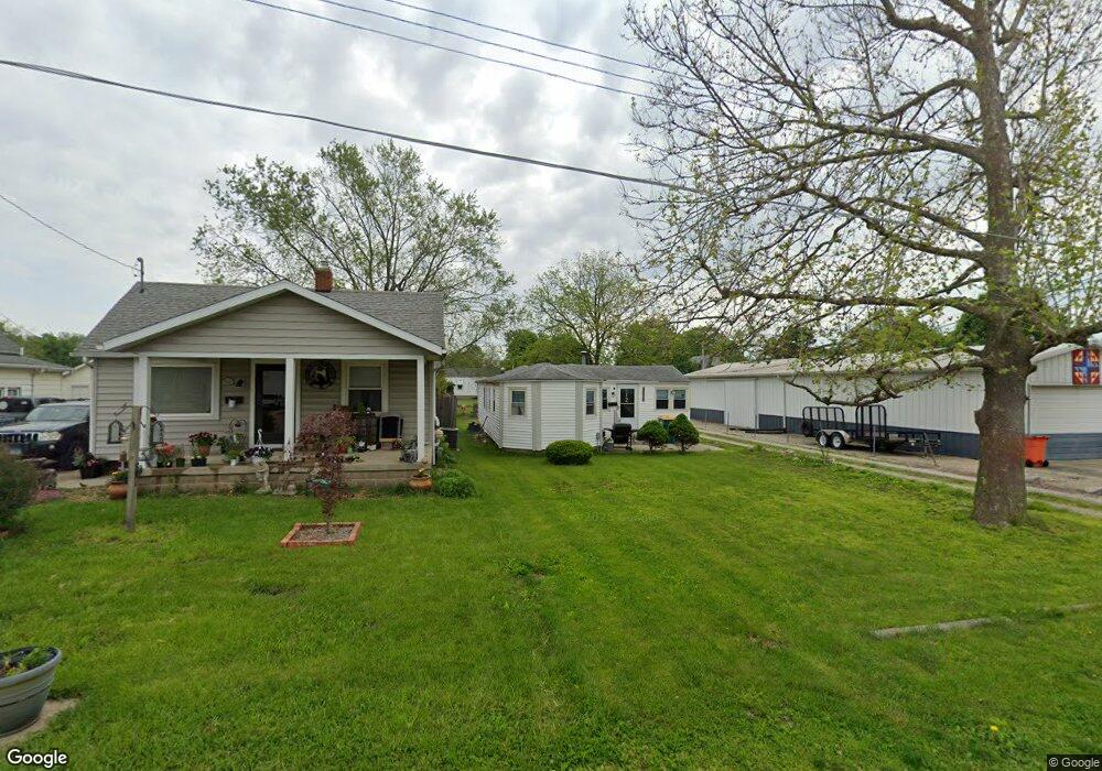 712 N 31st St, Mattoon, IL 61938 - photo 1