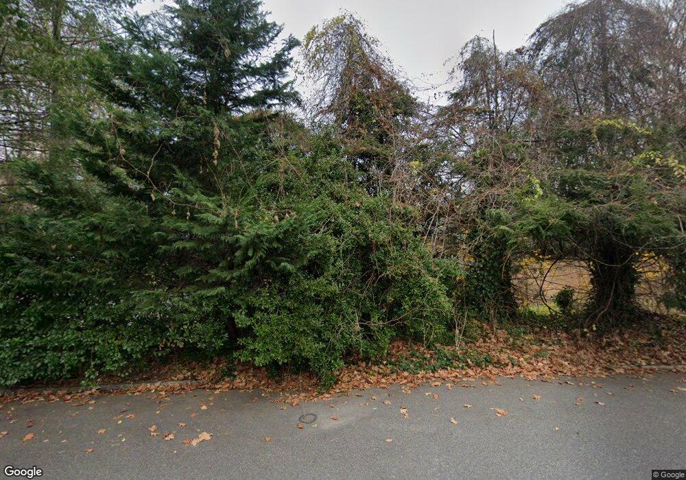 4 Old Estate Rd, Glen Cove, NY 11542 - photo 1