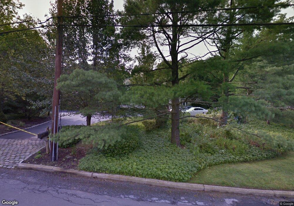 2 Overlook Dr, Laurel Hollow, NY 11791 - photo 1