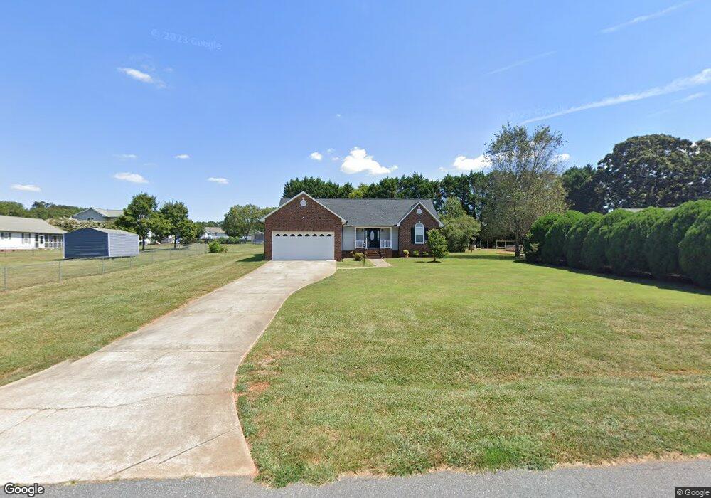 1854 Tennessee Ct, Lincolnton, NC 28092 - photo 1