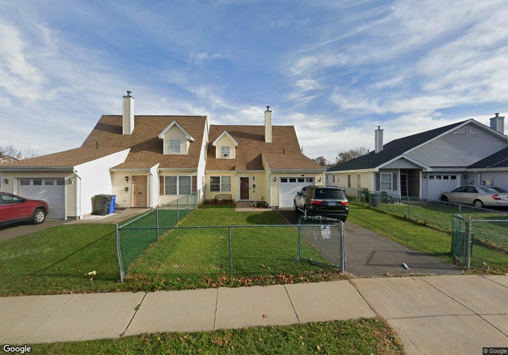 112 Margarita Dr, Hartford, CT 06106 - photo 1