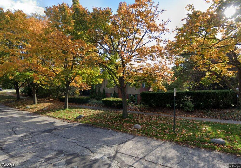 3570 Tuckahoe Rd, Bloomfield Hills, MI 48301 - photo 1