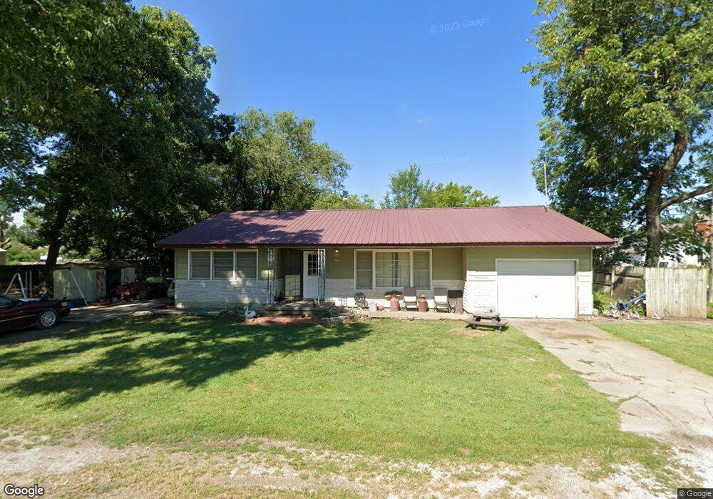 600 S Illinois Ave, Altamont, KS 67330 - photo 1