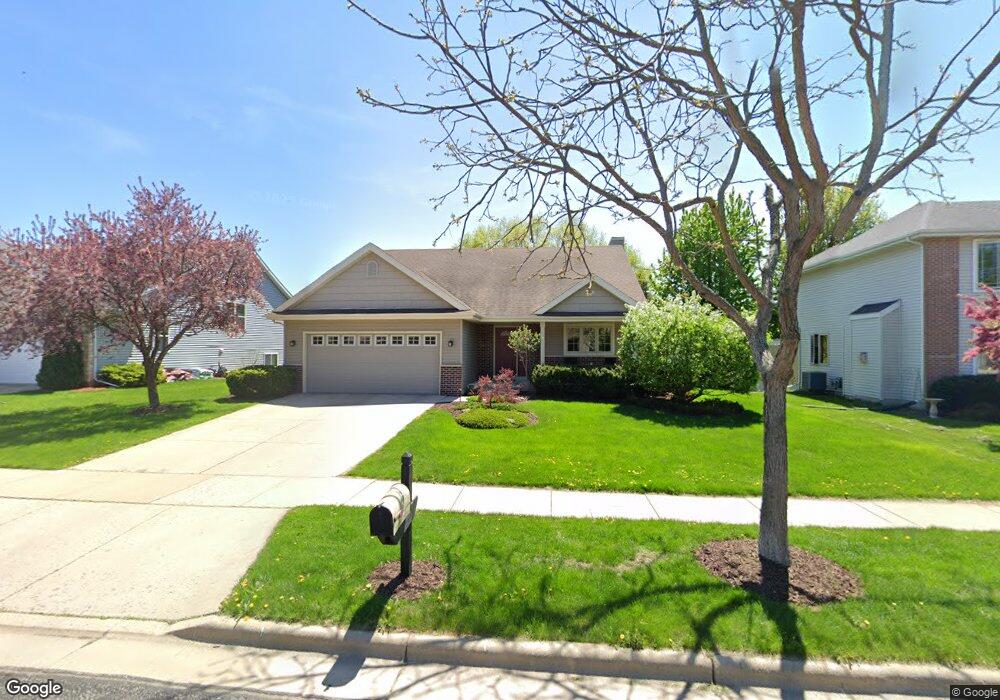 5183 Ninebark Dr, Fitchburg, WI 53711 - photo 1