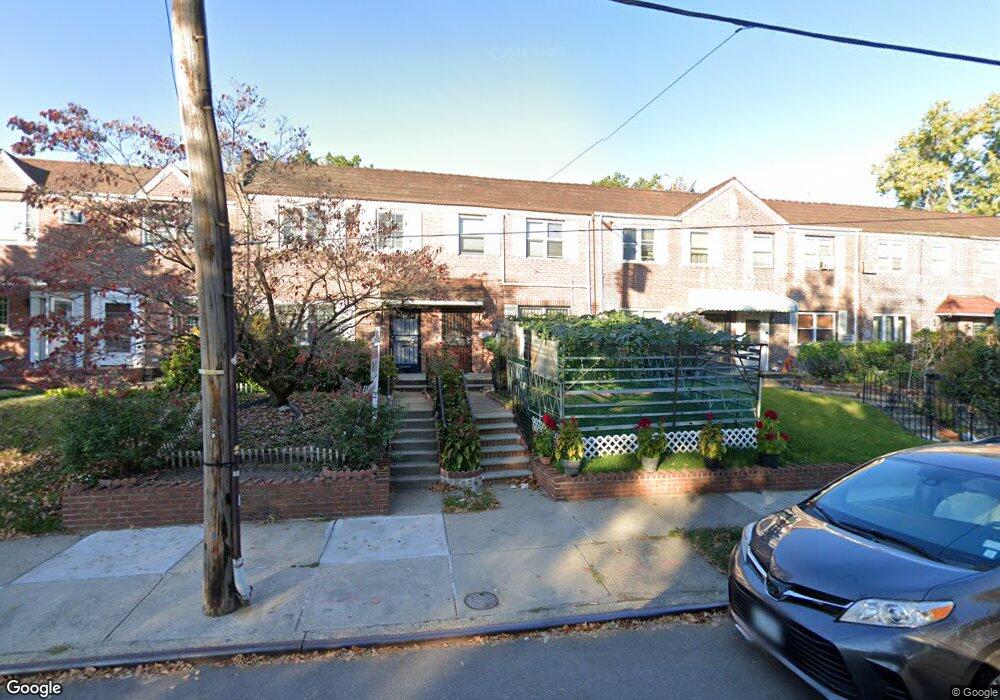 7020 Utopia Pkwy, Fresh Meadows, NY 11365 - photo 1