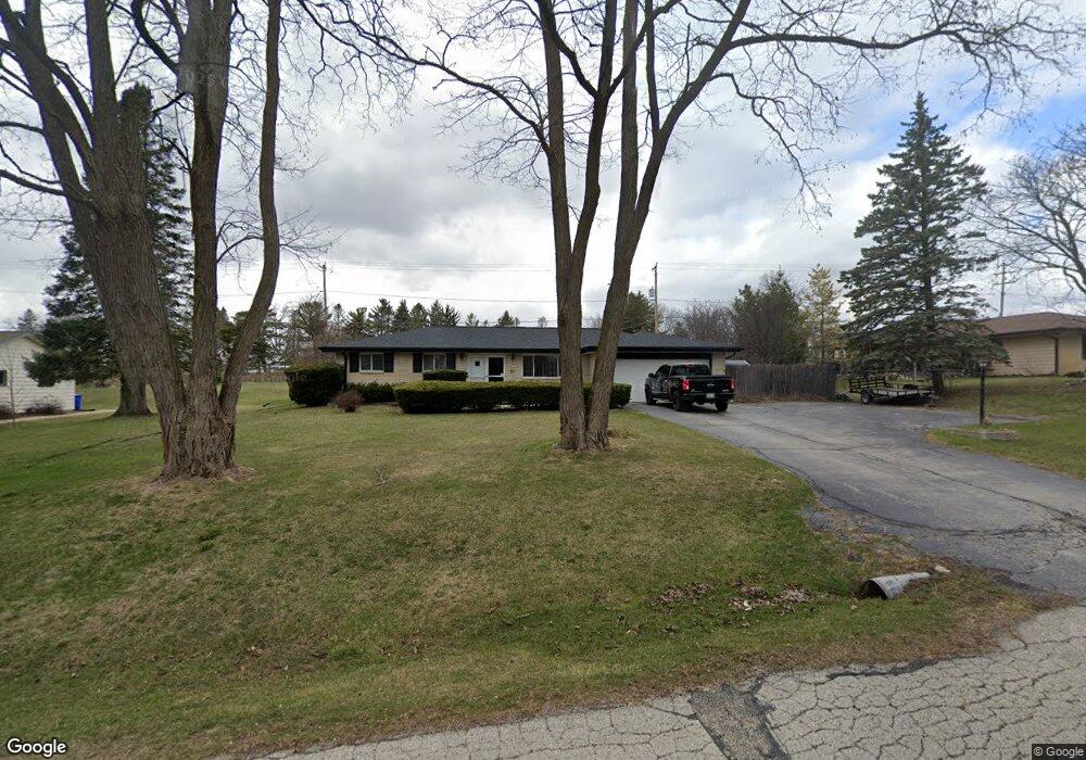 S65W13836 Sherwood Cir, Muskego, WI 53150 - photo 1