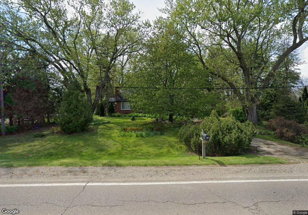 1402 S Dye Rd, Flint, MI 48532 - photo 1