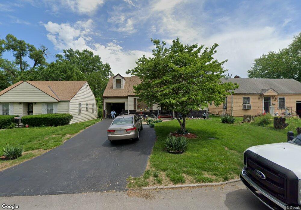 7111 S Benton Ave, Kansas City, MO 64132 - photo 1
