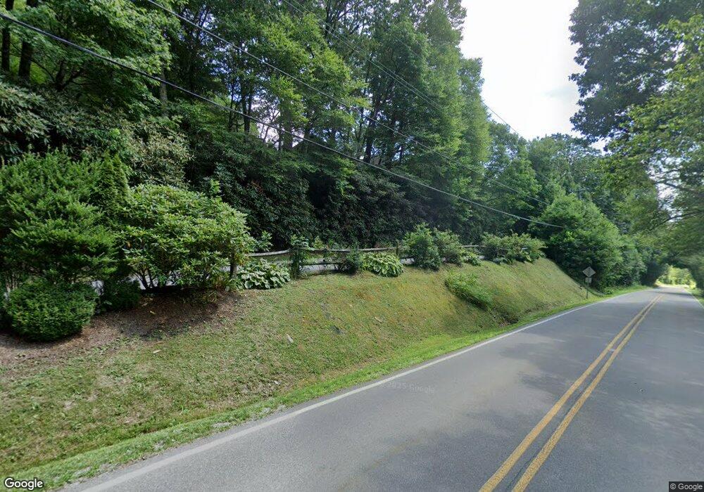 146 Mistletoe Ln, Blowing Rock, NC 28605 - photo 1