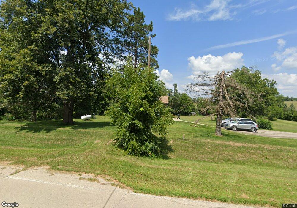 3832 W Scioto Mills Rd, Freeport, IL 61032 - photo 1