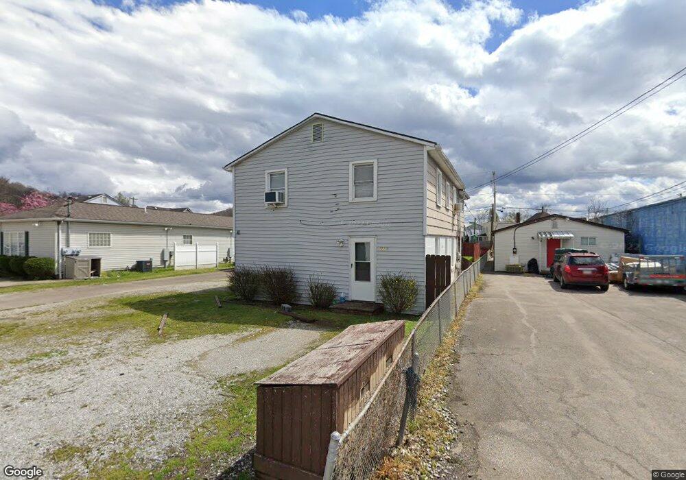 427 1/2 16th St, Dunbar, WV 25064 - photo 1