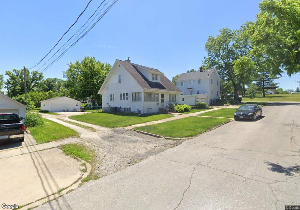 816 W 5th St, Cedar Falls, IA 50613 - photo 1