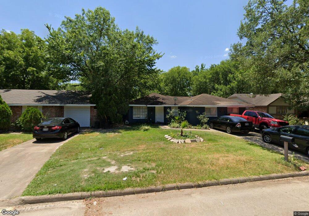 1931 Aldsworth Dr, Houston, TX 77088 - photo 1