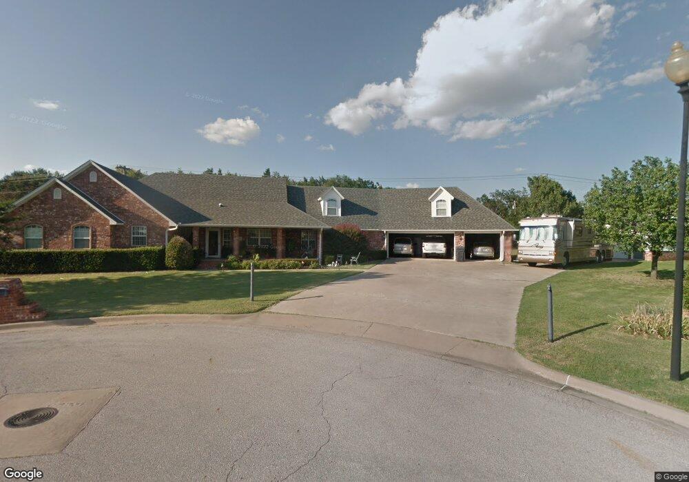 802 Forest Ln, Ardmore, OK 73401 - photo 1