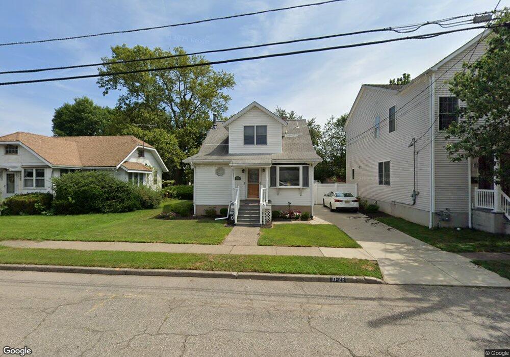 10-25 6th St unit 2nd flr, Fair Lawn, NJ 07410 - photo 1