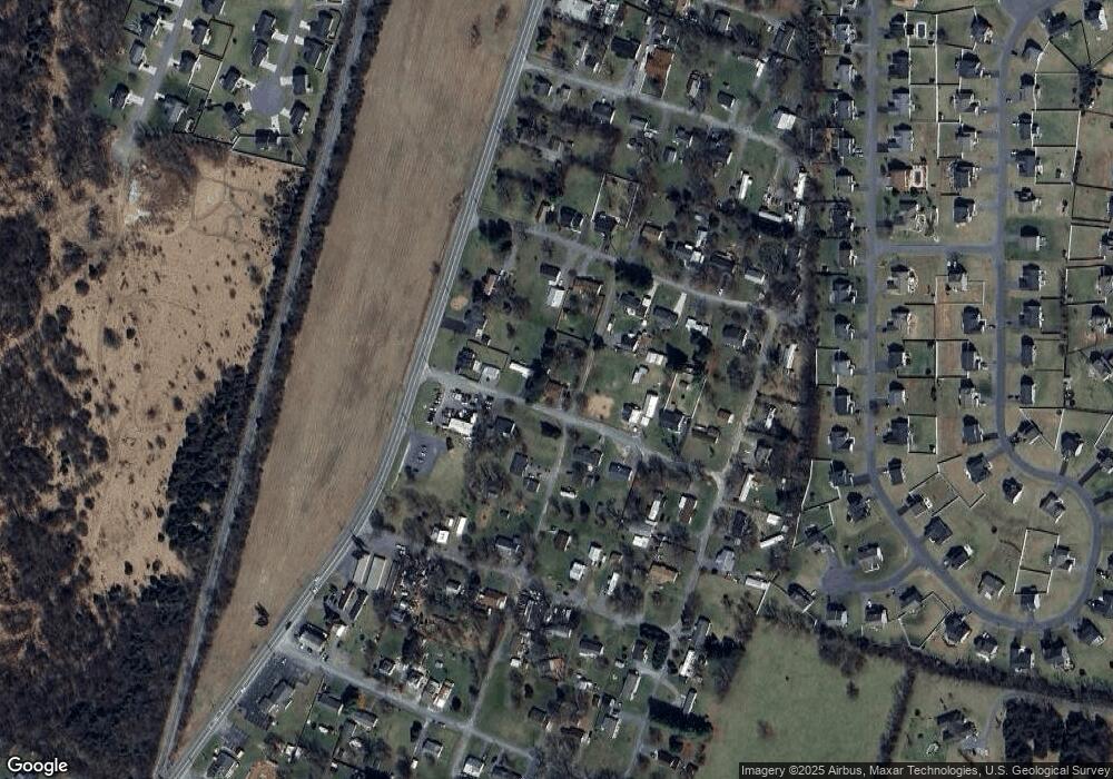 71 Commonwealth Ave, Bunker Hill, WV 25413 - photo 1