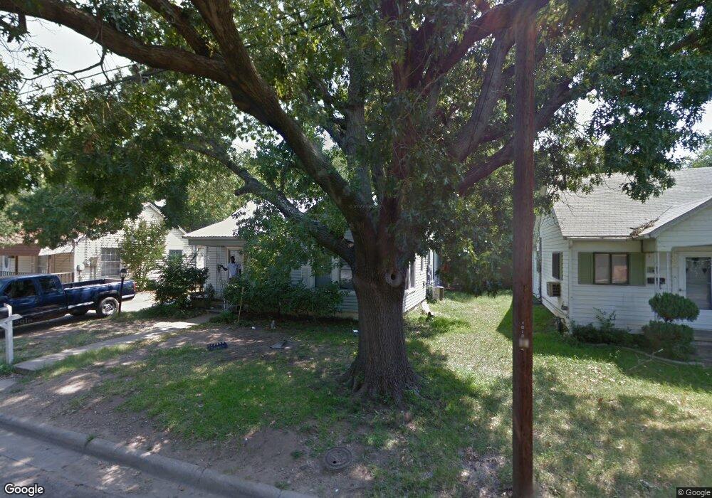 1010 N Clements St, Gainesville, TX 76240 - photo 1