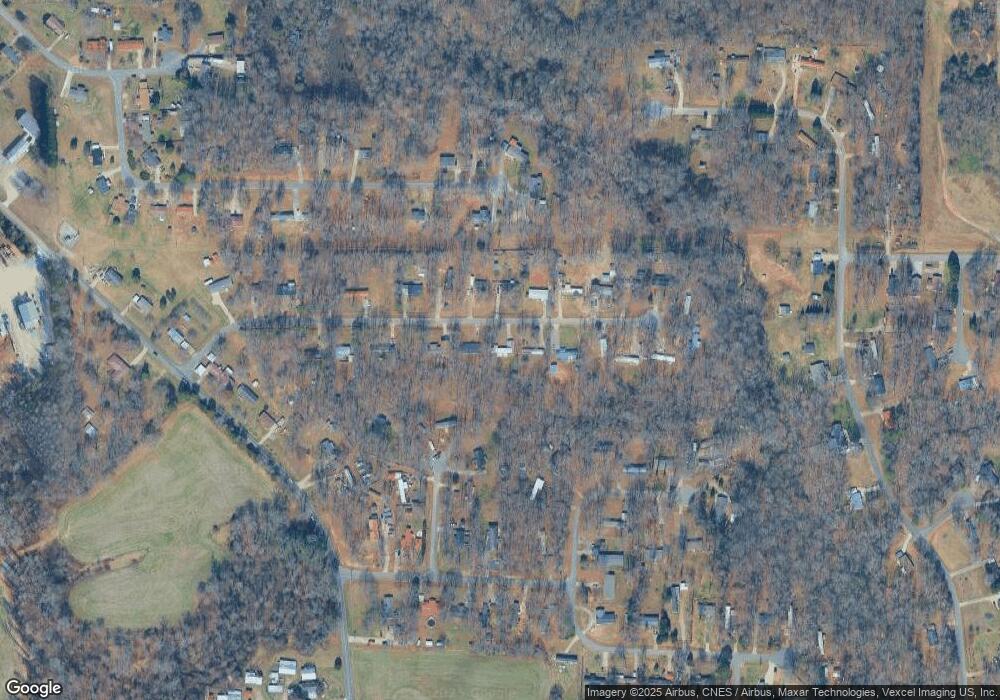 150 Red Oak Dr, Statesville, NC 28677 - photo 1