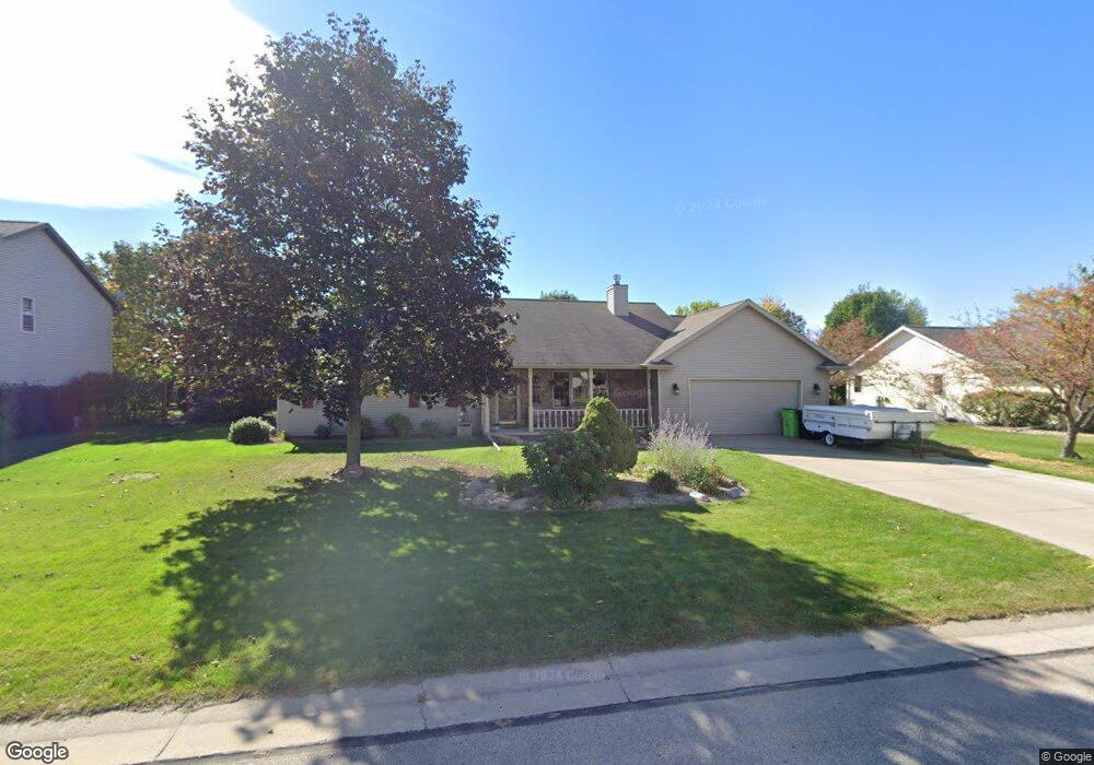 W5555 Mutzy Way, Appleton, WI 54915 - photo 1