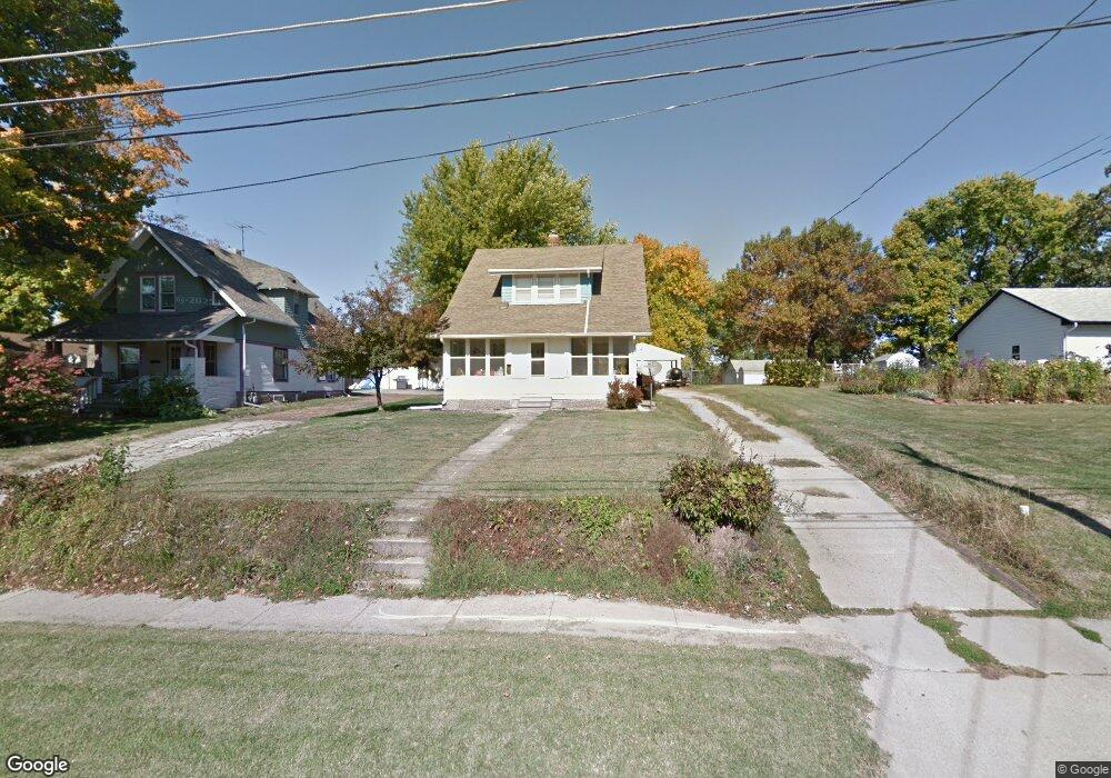 202 N 9th Ave W, Newton, IA 50208 - photo 1