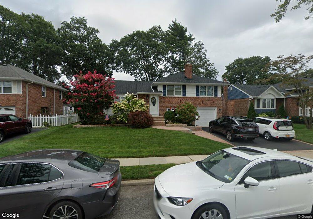 3870 Hollis Ln, Seaford, NY 11783 - photo 1