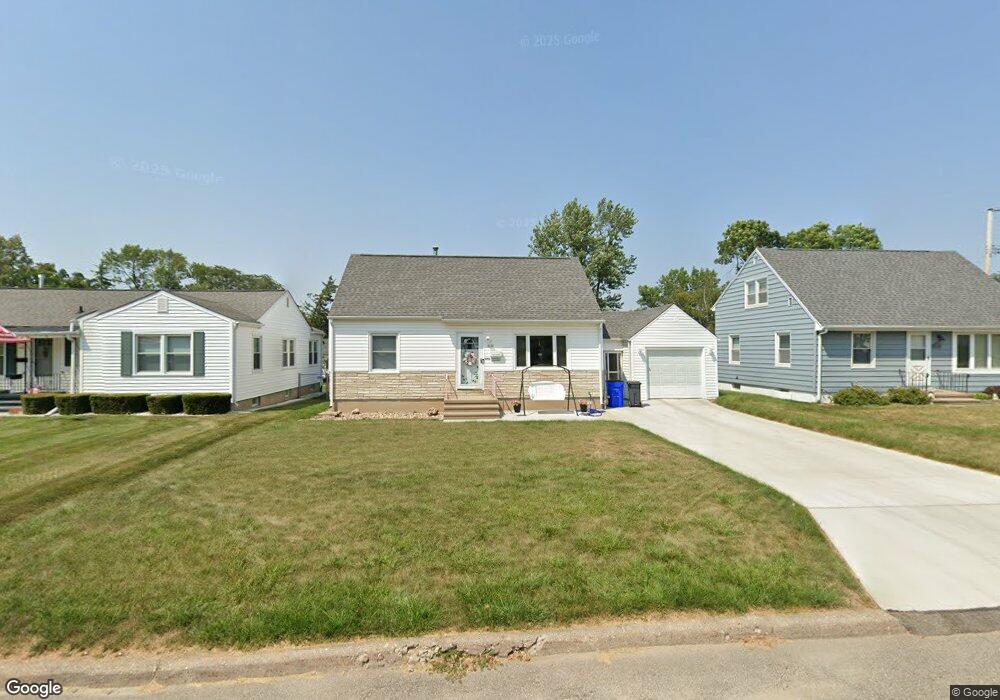 2120 Reynolds Ave SW, Cedar Rapids, IA 52404 - photo 1