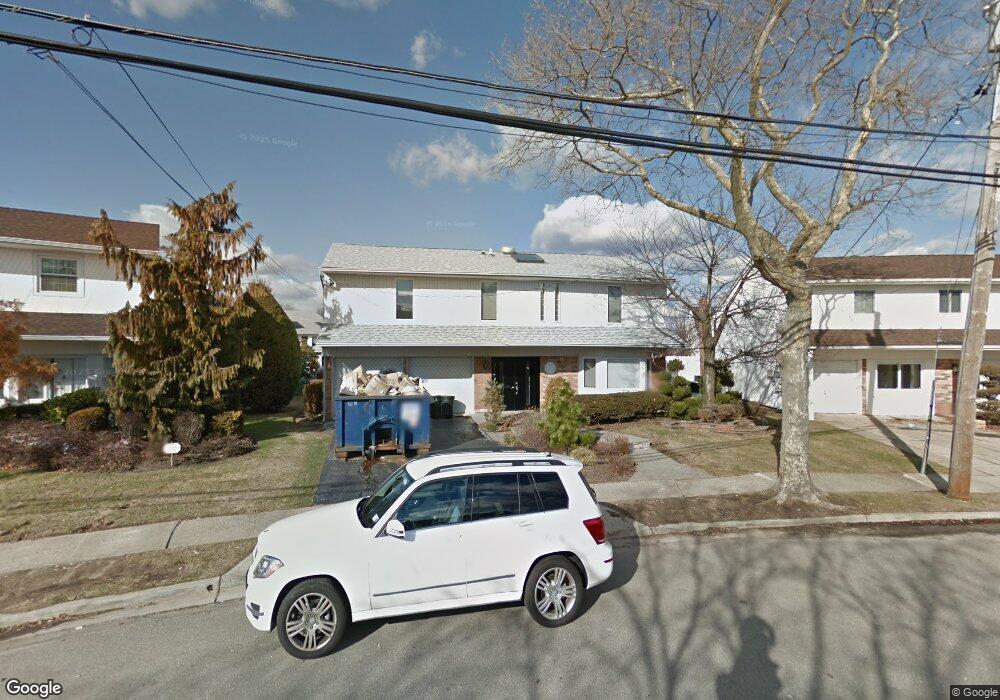 3914 Jane Ln, Oceanside, NY 11572 - photo 1