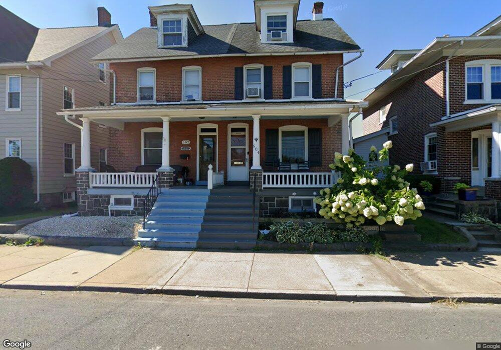 604 W Broad St, Quakertown, PA 18951 - photo 1