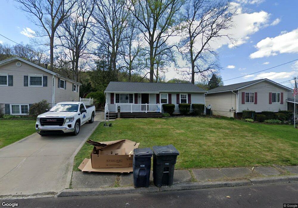 1054 Kevin Dr, Akron, OH 44313 - photo 1