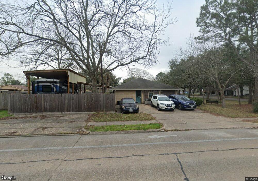 1608 Meadow Ln, Alvin, TX 77511 - photo 1