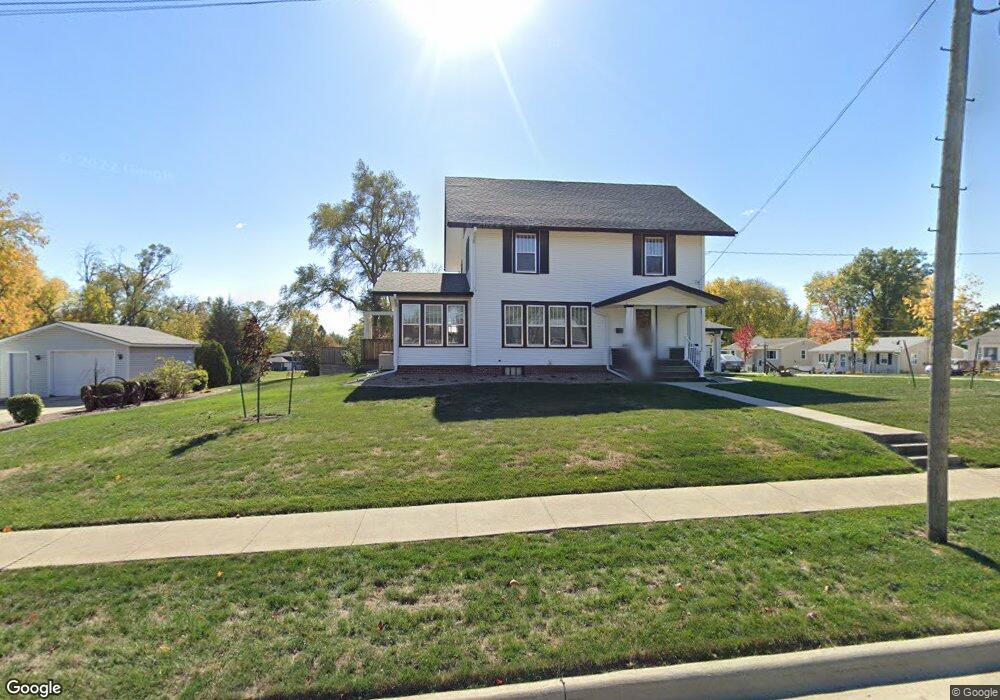 1403 N 4th Ave W, Newton, IA 50208 - photo 1