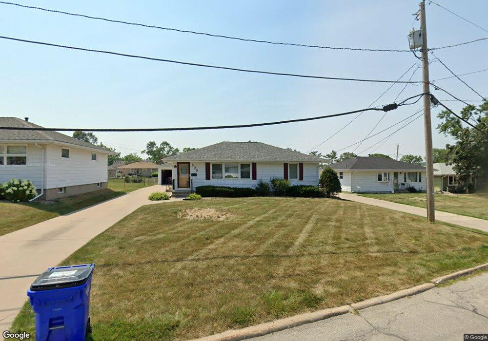 330 24th St NW, Cedar Rapids, IA 52405 - photo 1