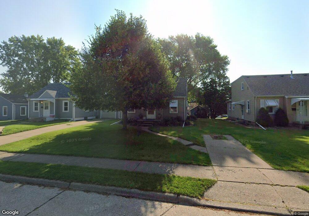 3427 Taylor St, Davenport, IA 52806 - photo 1