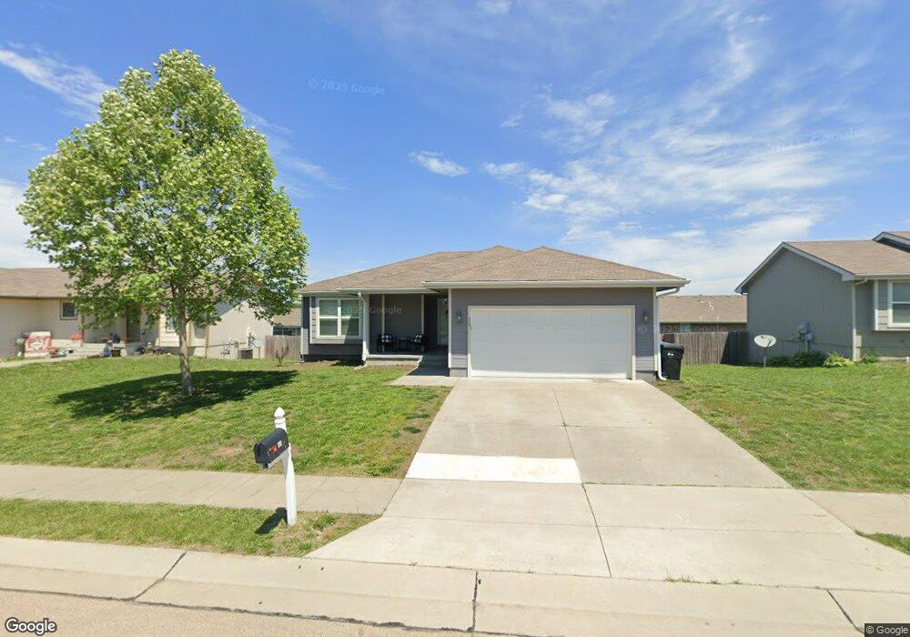 404 SE 44th St, Topeka, KS 66609 - photo 1