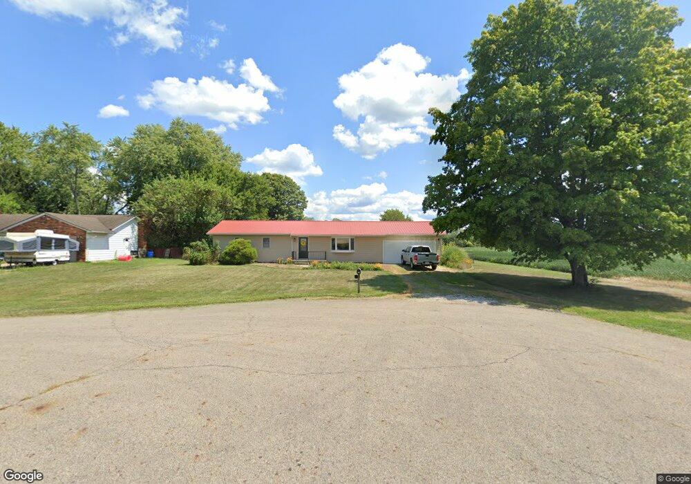 25194 Lawnfield Dr, Circleville, OH 43113 - photo 1