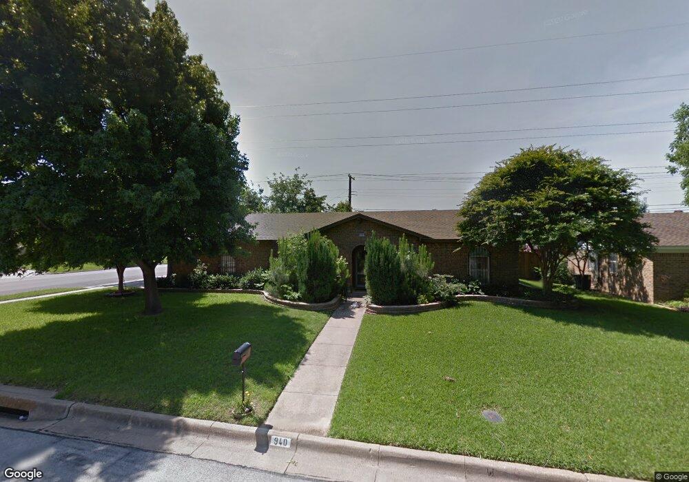 940 Springdale Rd, Bedford, TX 76021 - photo 1