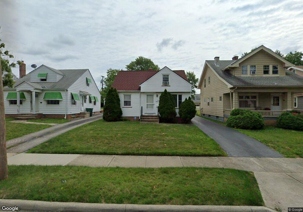 5211 Cato St, Maple Heights, OH 44137 - photo 1