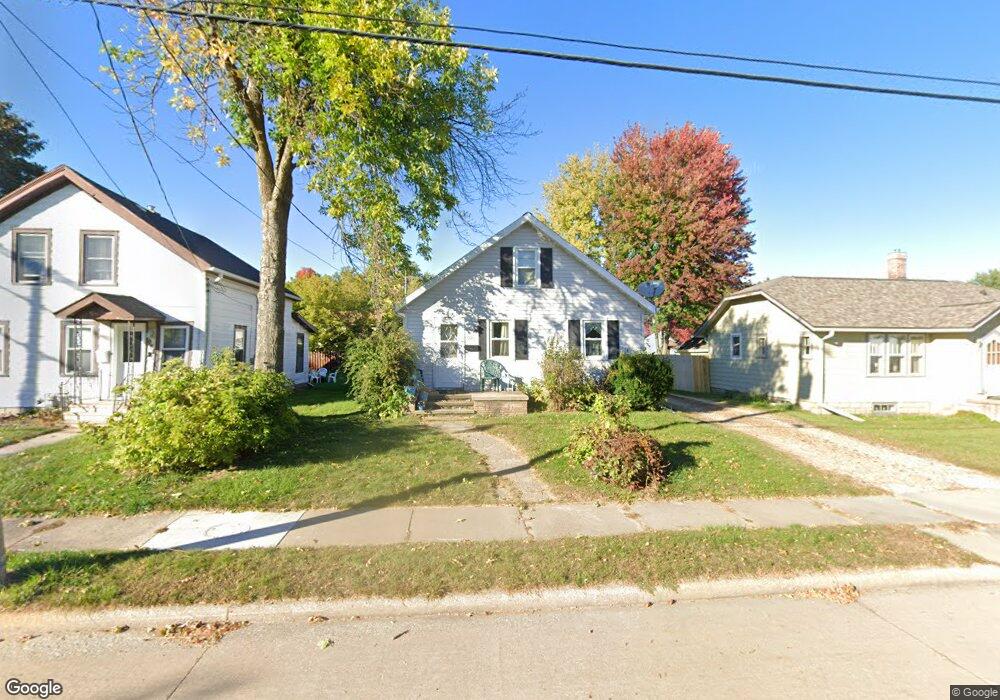 926 W Kamps Ave, Appleton, WI 54914 - photo 1
