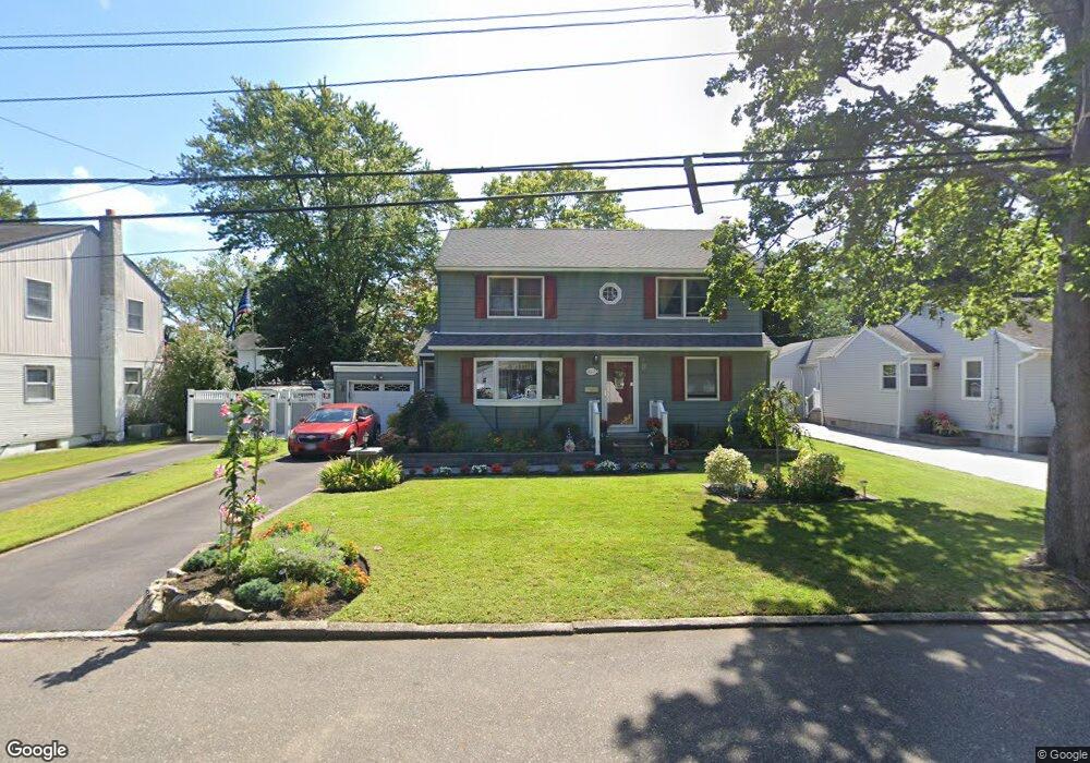 417 44th St, Lindenhurst, NY 11757 - photo 1