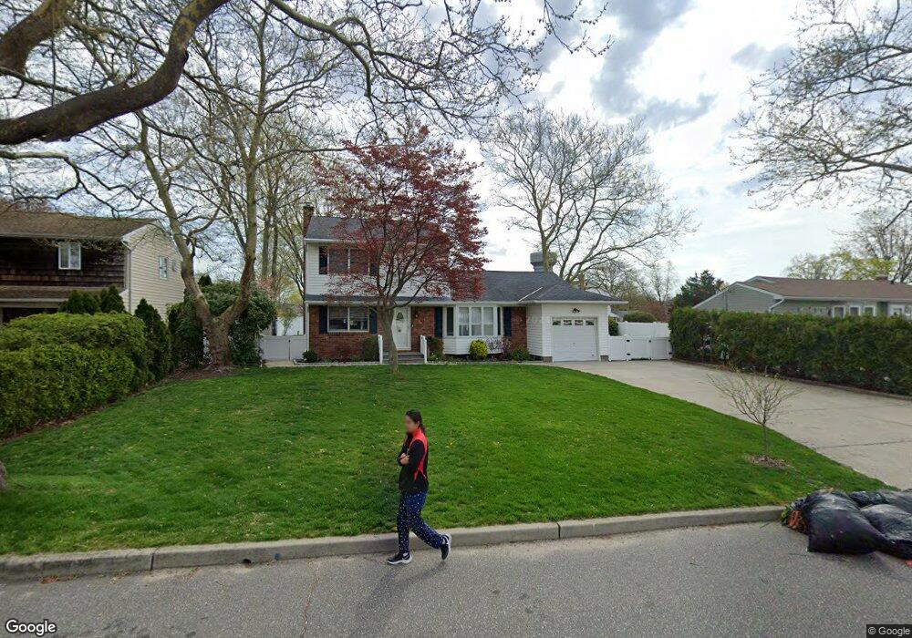 3 Grendon Ln, ComMacK, NY 11725 - photo 1