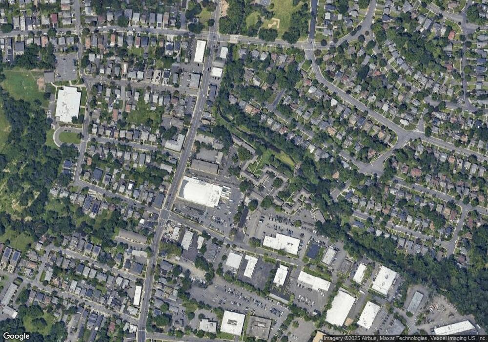 18 Lakeside Dr, Millburn, NJ 07041 - photo 1