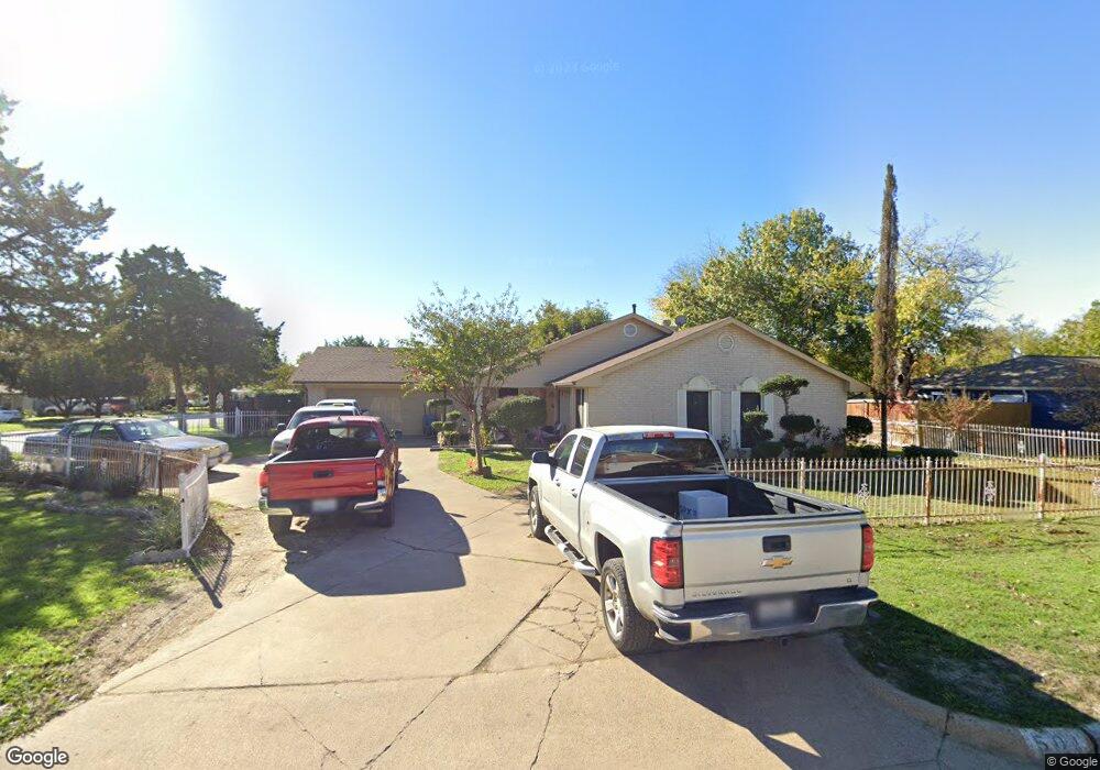 501 Chickapoo Trace, Grand Prairie, TX 75051 - photo 1