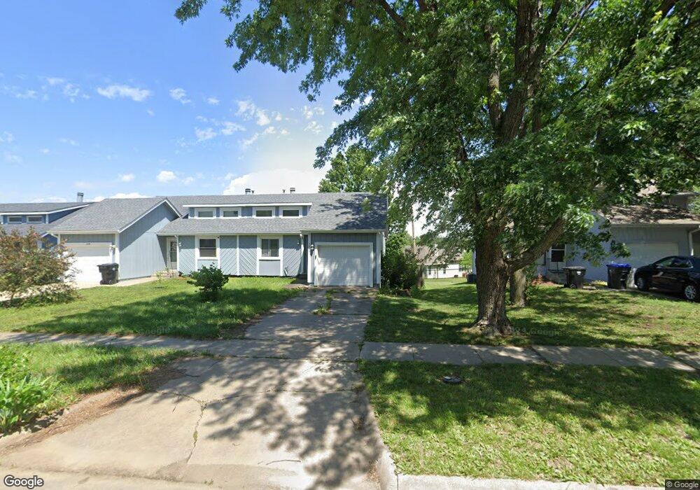 3540 SW Eveningside Dr, Topeka, KS 66614 - photo 1