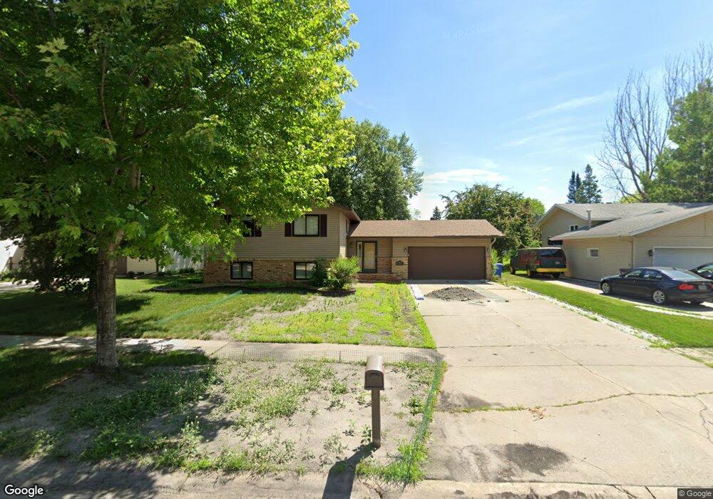 1820 19th St S, Fargo, ND 58103 - photo 1