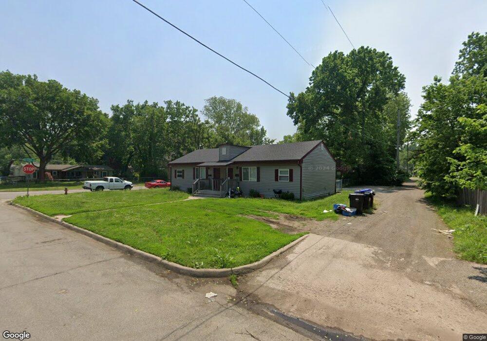 1201 SW 23rd St, Topeka, KS 66611 - photo 1