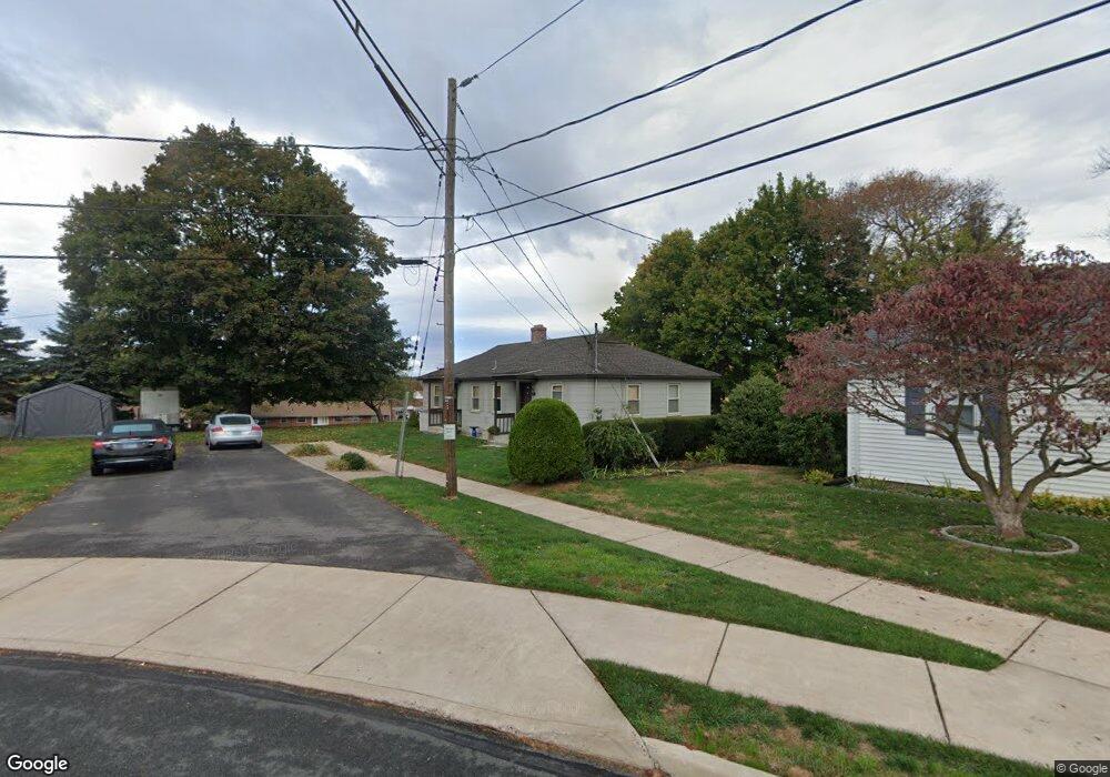 21 Pioneer Cir, Manchester, CT 06040 - photo 1