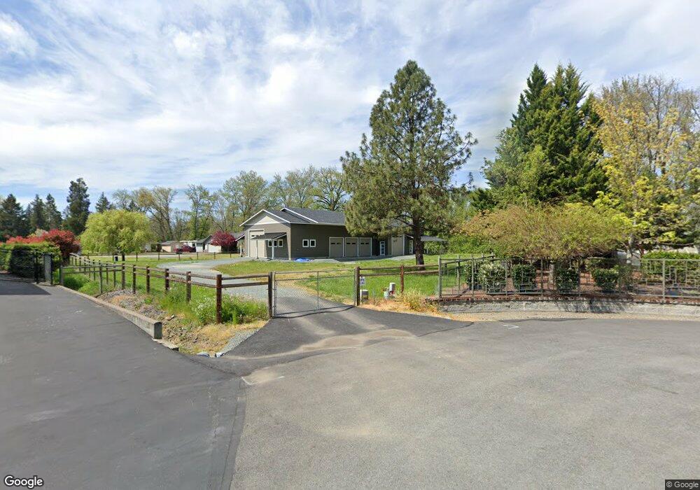 562 Rogue Ridge Dr, Grants Pass, OR 97527 - photo 1