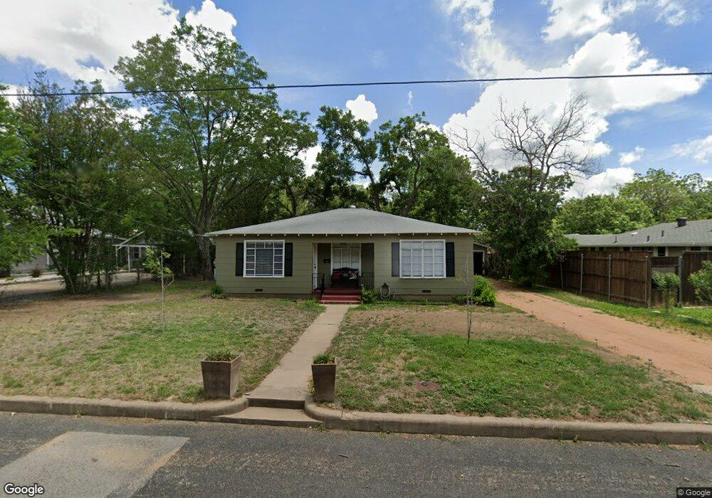 306 W Morse St, Fredericksburg, TX 78624 - photo 1